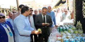 بتخفيضات
      تصل
      لـ
      30٪..
      محافظ
      الشرقية
      يفتتح
      سوق
      اليوم
      الواحد
      بالزقازيق - شبكة جدة الإخبارية