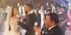 محمد
      فؤاد
      يغني
      «أنا
      بين
      إيديك»
      في
      حفل
      زفاف
      ابنته
      بسملة - شبكة جدة الإخبارية