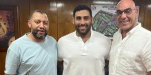 الزمالك
      يضم
      بيجاد
      مروان
      لتدعيم
      صفوف
      فريق
      اليد - شبكة جدة الإخبارية