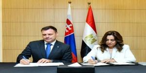 مصر
      وسلوفاكيا
      توقعان
      مذكرة
      تفاهم
      في
      مجال
      حماية
      البيئة
      وتغير
      المناخ - شبكة جدة الإخبارية