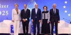 وزير
      الاتصالات
      يعلن
      تنفيذ
      عدد
      من
      المشروعات
      لتوظيف
      التكنولوجيا
      فى
      إدارة
      الموارد
      المائية - شبكة جدة الإخبارية