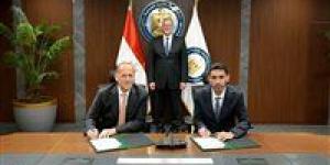 وزير
      البترول
      يشهد
      توقيع
      عقد
      أعمال
      الحفر
      بين
      بي
      بي
      وفالاريس
      لخمس
      آبار
      جديدة
      للغاز
      بالبحر
      المتوسط - شبكة جدة الإخبارية
