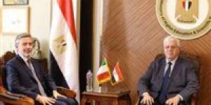 وزير
      التعليم
      العالي
      يستقبل
      السفير
      الإيطالي
      بالقاهرة - شبكة جدة الإخبارية