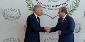 رئيس
      وزراء
      كندا
      يصل
      إلى
      مصر
      للمشاركة
      في
      قمة
      شرم
      الشيخ
      للسلام - شبكة جدة الإخبارية
