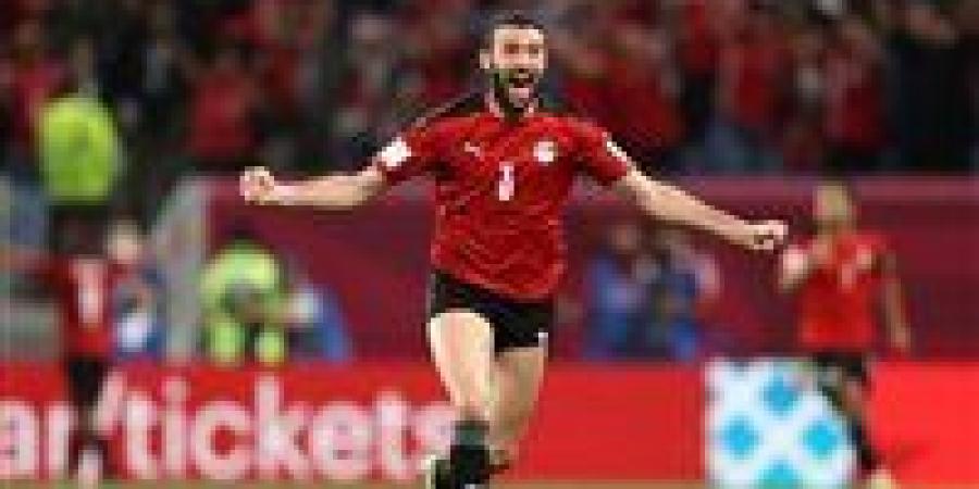 المدير
      الفني
      للأهلي
      يوافق
      على
      رحيل
      عمر
      كمال
      بشرط..
      تفاصيل - شبكة جدة الإخبارية