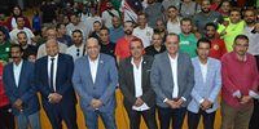 رئيس
      اتحاد
      الكونغ
      فو
      يتفقد
      دورة
      صقل
      المدربين
      بالإسكندرية - شبكة جدة الإخبارية