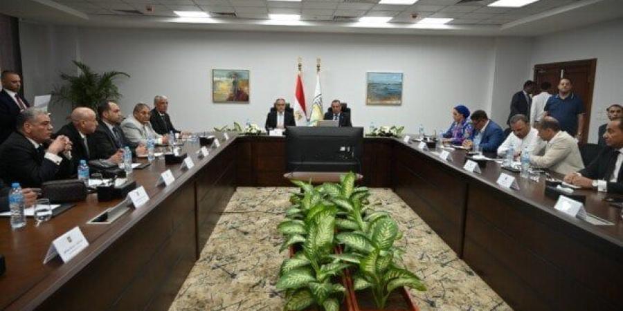وفد
      «محلية
      النواب»:
      محافظة
      جنوب
      سيناء
      تمثل
      بعد
      استراتيجي
      وأمن
      قومي
      لـ
      مصر - شبكة جدة الإخبارية