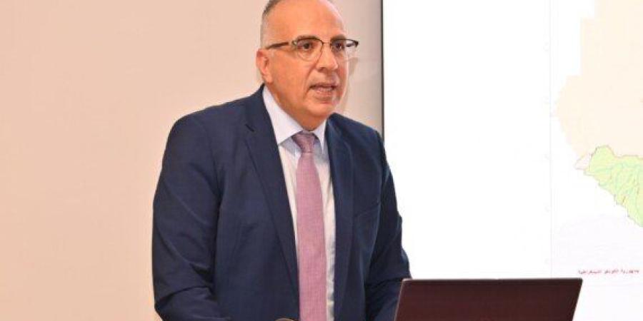 وزير
      الري:
      مصر
      أبدت
      التزاما
      سياسيا
      صادقا
      للتوصل
      إلى
      اتفاق
      قانوني
      ملزم
      بشأن
      السد
      الإثيوبي - شبكة جدة الإخبارية