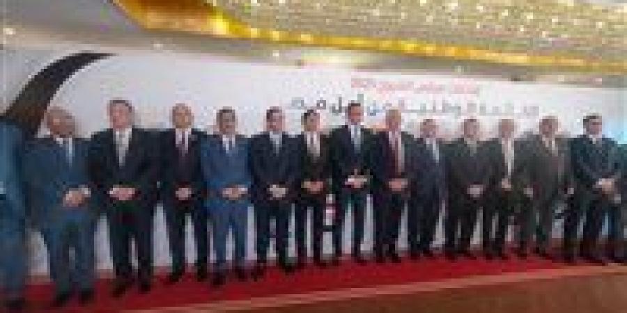 تيسير
      مطر
      رئيس
      حزب
      إدارة
      جيل
      باجتماع
      الأحزاب
      بشأن
      قائمة
      الشيوخ
      لـ
      تحيا
      مصر
      :
      توافقنا
      على
      أن
      الفردي
      متاح
      الجميع
      في
      انتخابات
      الشيوخ - شبكة جدة الإخبارية