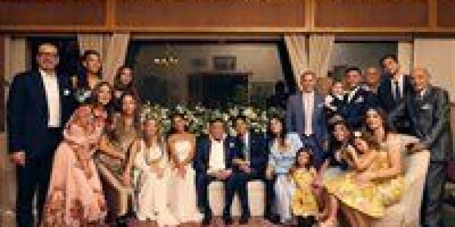 بعد
      غياب
      طويل..
      الظهور
      الأول
      للزعيم
      عادل
      إمام
      في
      حفل
      عقد
      قران
      حفيده - شبكة جدة الإخبارية