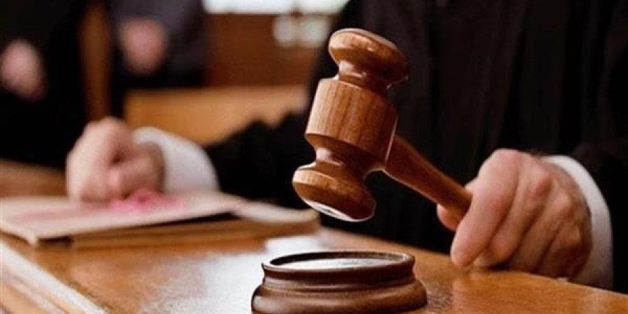 تأجيل
      محاكمة
      71
      متهما
      بـ
      «خلية
      الهيكل
      الإداري»
      بالتجمع
      لهذا
      الموعد - شبكة جدة الإخبارية