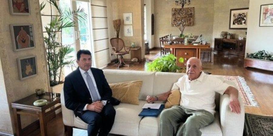 وزير
      الشباب
      والرياضة
      يطمن
      على
      الحالة
      الصحية
      للكابتن
      حسين
      لبيب
      والمستشار
      مرتضي
      منصور - شبكة جدة الإخبارية