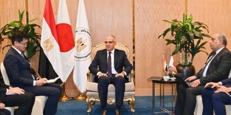 وزير
      الري
      يلتقي
      نائب
      وزير
      الأراضي
      والبنية
      التحتية
      والسياحة
      الياباني - شبكة جدة الإخبارية