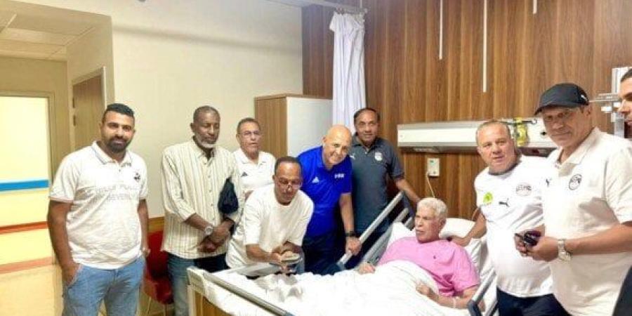 زيارة
      وفد
      من
      مدربي
      الرخصة
      التدريبية
      Pro
      للكابتن
      حسن
      شحاتة
      للاطمئنان
      على
      حالته
      الصحية - شبكة جدة الإخبارية