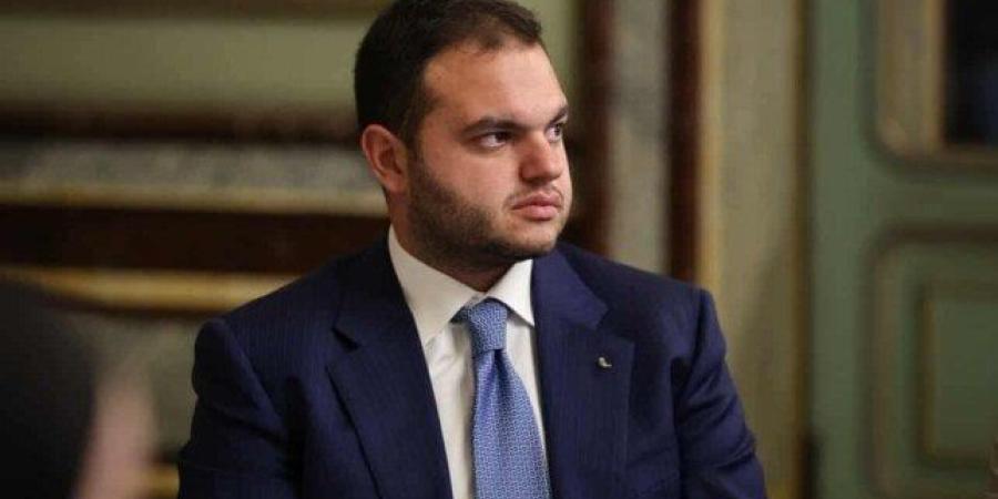 طارق
      أبو
      العينين
      عضوًا
      باللجنة
      الاستشارية
      والتجارية
      للفيفا - شبكة جدة الإخبارية