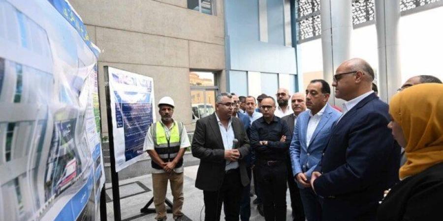 في
      ختام
      زيارته
      للقليوبية..
      رئيس
      الوزراء
      يتفقد
      مشروع
      مستشفى
      «طوخ»
      المركزي - شبكة جدة الإخبارية