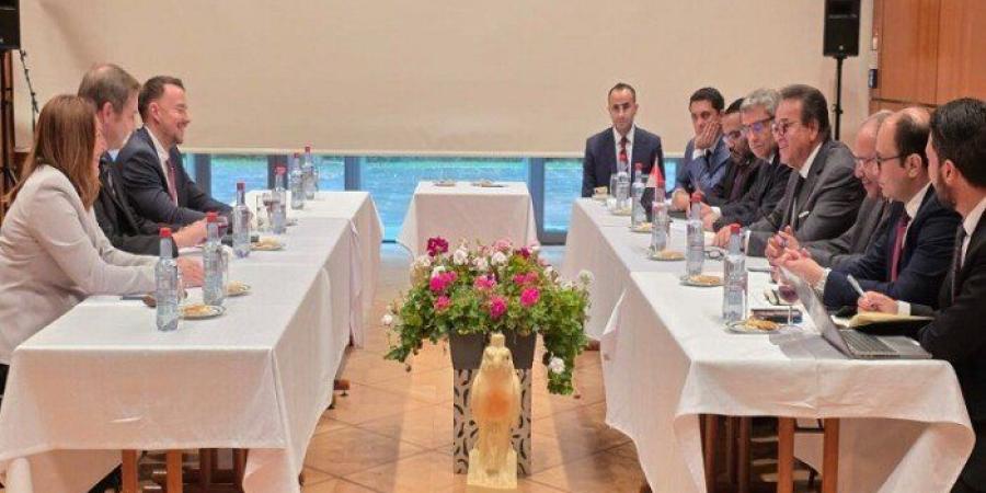 وزير
      الصحة
      يبحث
      مع
      رئيس
      التحالف
      الصحي
      الألماني
      سبل
      تعزيز
      التعاون - شبكة جدة الإخبارية