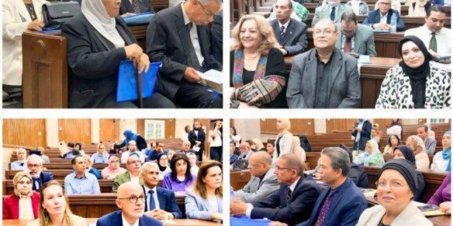 آداب
      القاهرة
      تحتفل
      بمرور
      100
      عام
      من
      الدراسات
      اليونانية
      واللاتينية
      في
      مصر - شبكة جدة الإخبارية