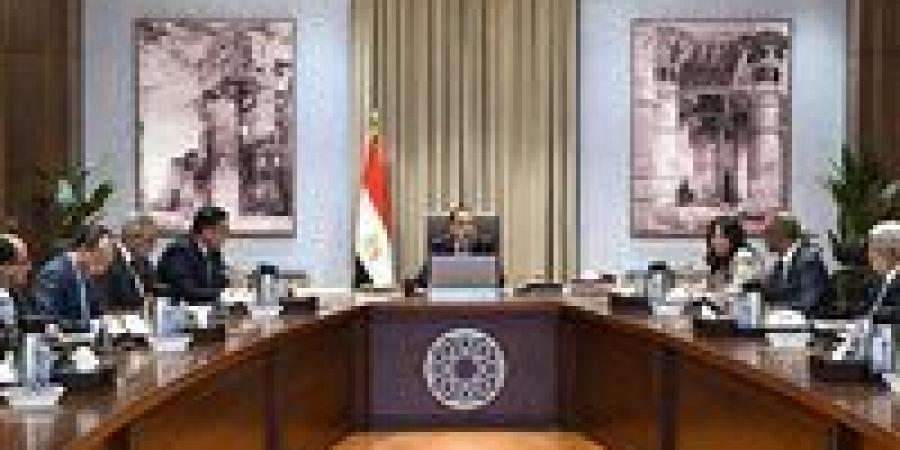رئيس
      الوزراء
      يتابع
      موقف
      تنفيذ
      وتشغيل
      محطات
      تحلية
      المياه
      في
      شمال
      سيناء - شبكة جدة الإخبارية