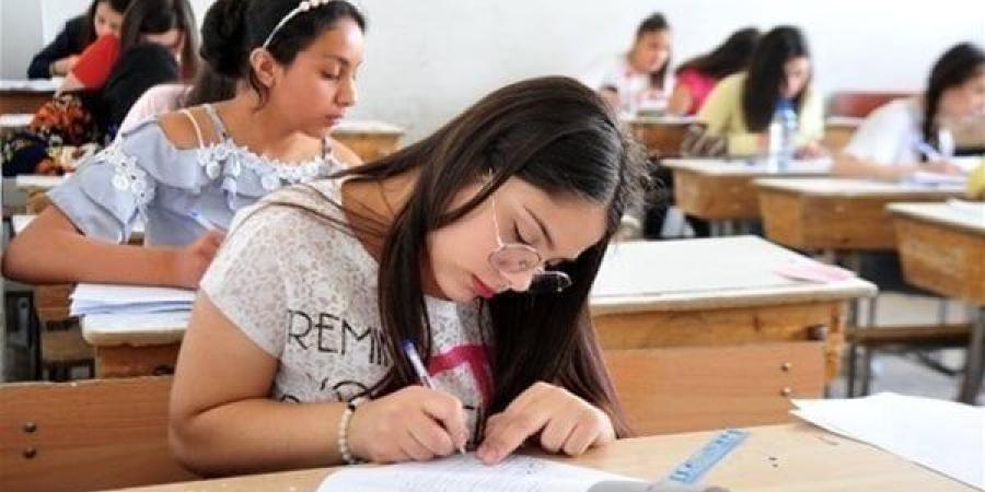 ما
      هو
      موعد
      امتحانات
      الترم
      الأول
      2025
      -
      2026
      لـ
      صفوف
      النقل؟..
      الجدول
      الرسمي - شبكة جدة الإخبارية