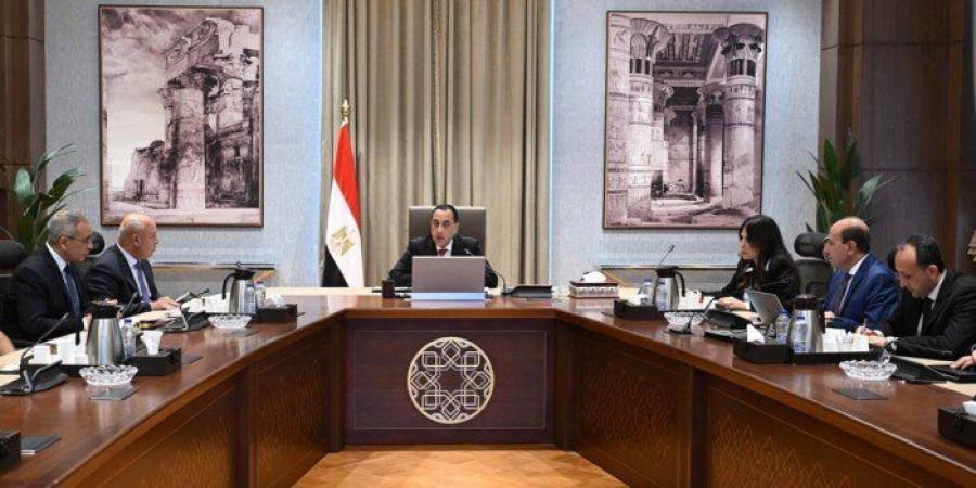 رئيس
      الوزراء
      يُتابع
      مشروع
      إنشاء
      القوس
      الغربي
      لمحور
      اللواء
      عُمر
      سليمان
      بالإسكندرية - شبكة جدة الإخبارية