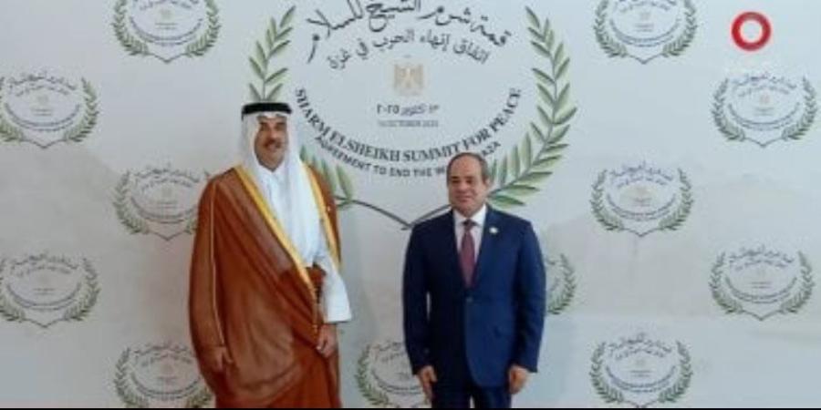 الرئيس السيسى يستقبل أمير قطر فور وصوله للمشاركة بقمة شرم الشيخ للسلام - شبكة جدة الإخبارية