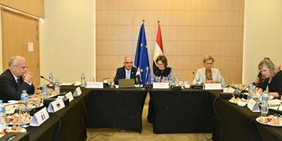 وزير
      الري
      ومفوضة
      الاتحاد
      الأوروبي
      يعقدان
      جلسة
      الحوار
      الاستراتيجي - شبكة جدة الإخبارية