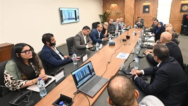 وزير الإسكان يلتقى مسئولى شركة HDB ضمن متابعة مبيعات وتسويق المشروعات بالمدن الجديدة