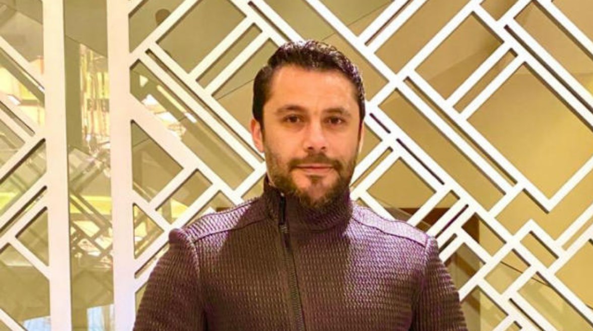 أحمد حسن: “العميد جاني في نص الليل بسبب بلاي ستيشن”