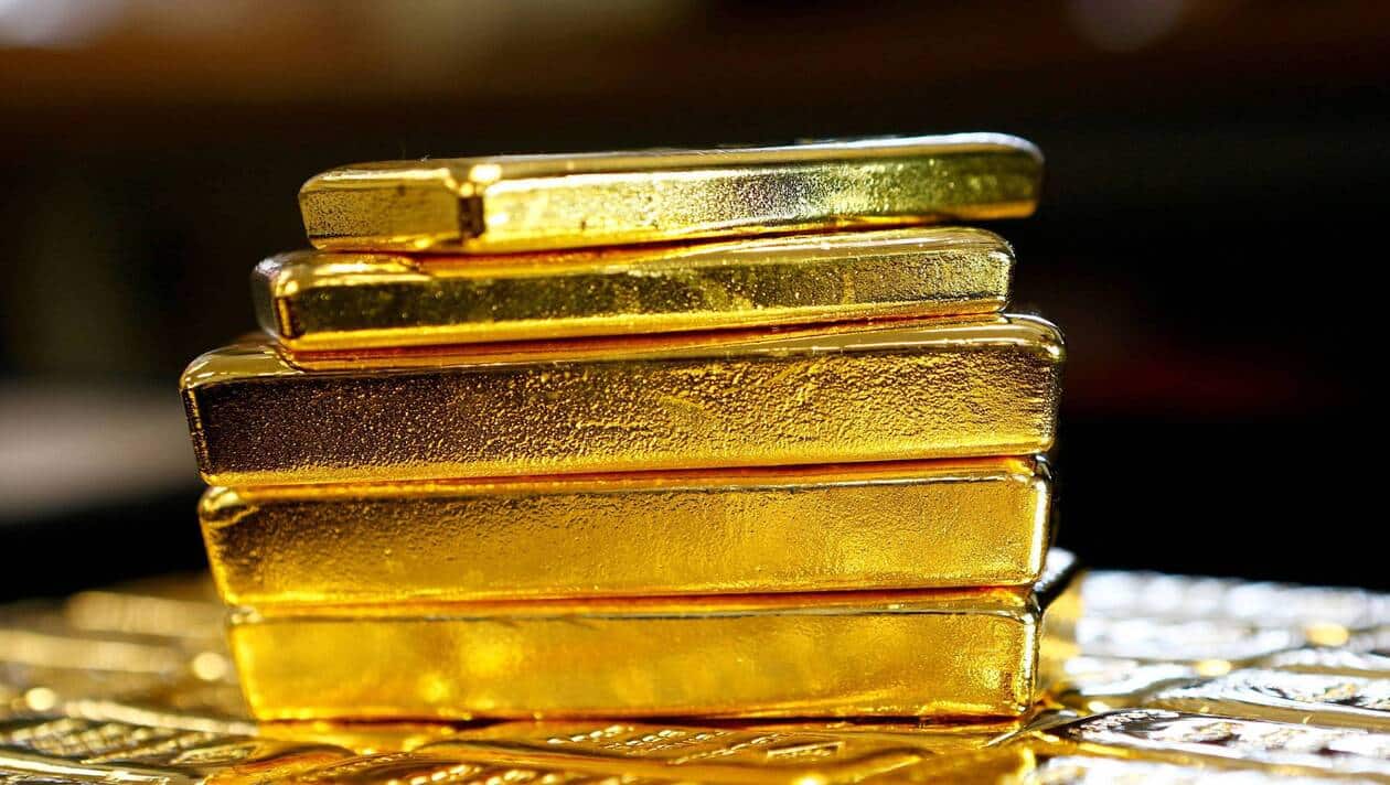 أسعار الذهب تتجاوز 3350 دولارا