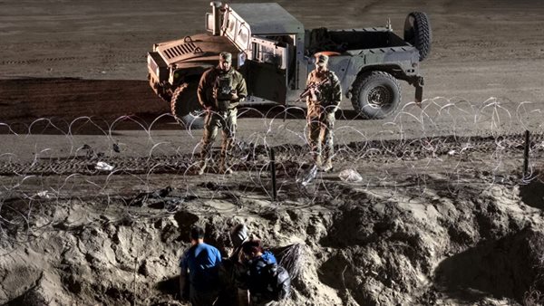 أمريكا تعيد إغلاق حدودها الجنوبية بعد رصد طفيل آكل للحوم شمالي المكسيك