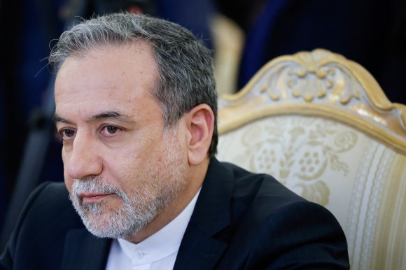 إيران: سنعمل مع وكالة الطاقة الذرية لكن التفتيش قد يكون خطرا