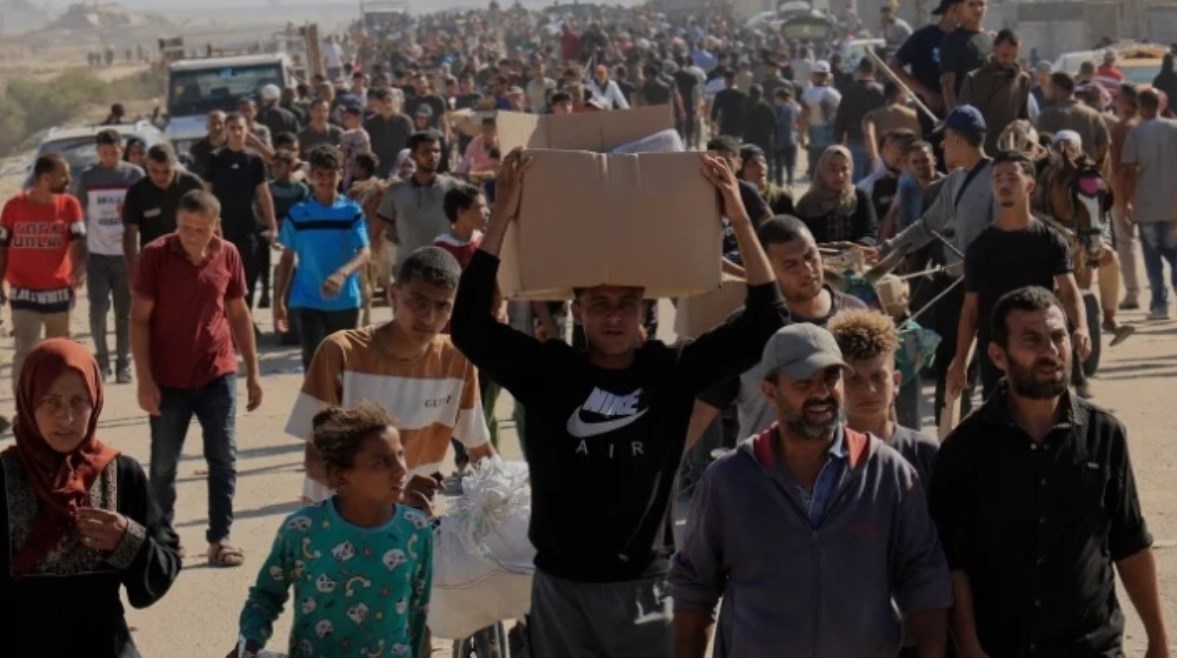 استشهاد 60 فلسطينيًا بينهم 35 من طالبي المساعدات في غزة
