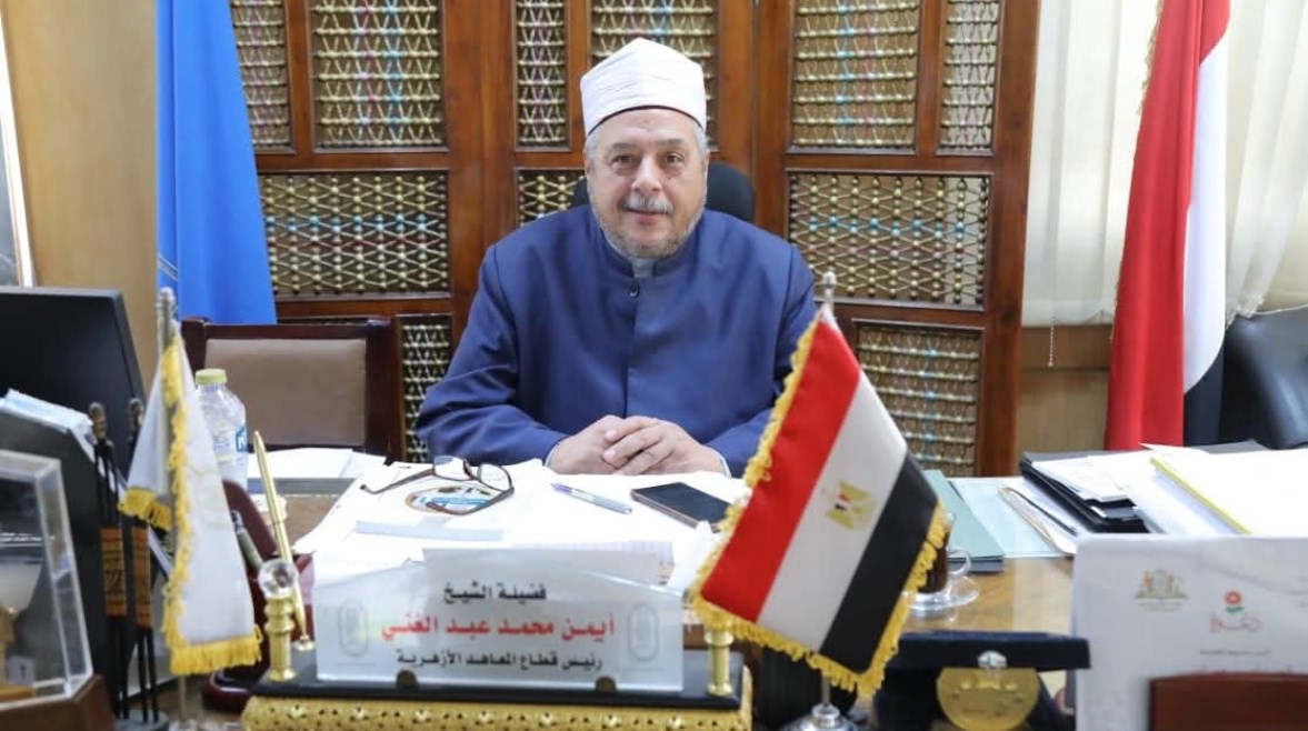 الأزهر يدفع بلجان متابعة إلى مراكز تصحيح الثانوية لضمان الدقة