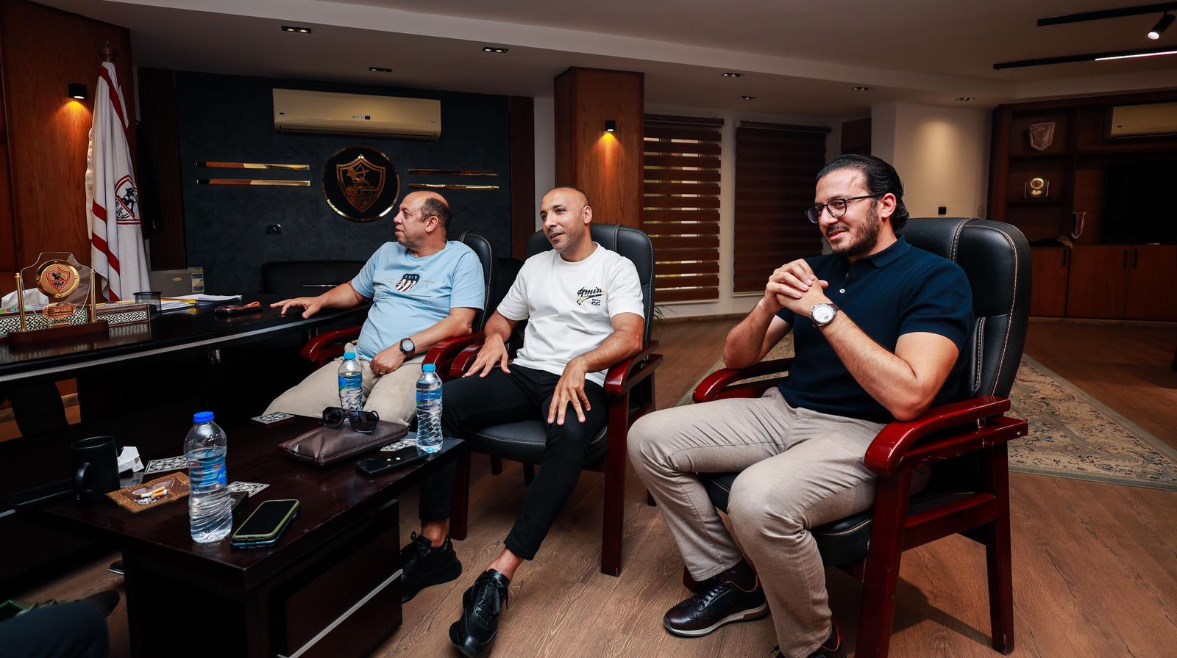 الزمالك يُكرم أيمن عبد العزيز وأحمد سمير بعد رحيلهما