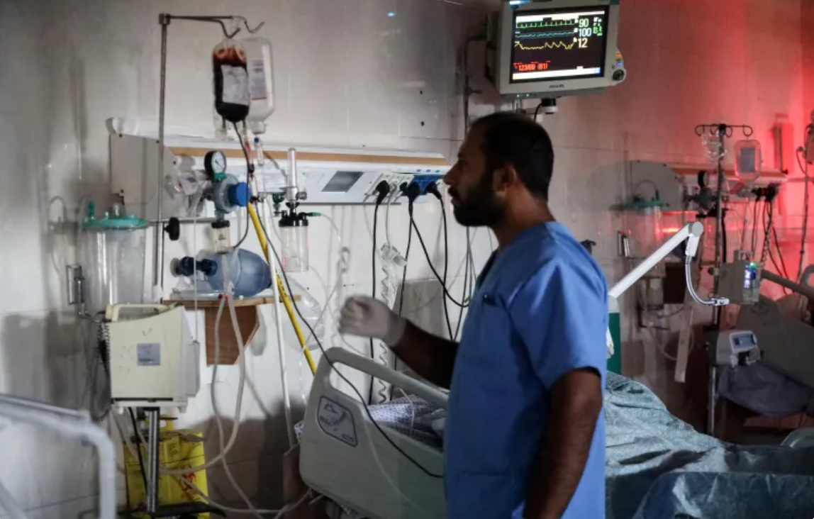 المرضى بمستشفيات غزة يواجهون الموت وأزمة المياه تتفاقم