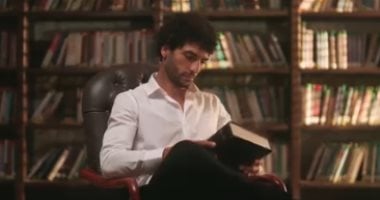بكتاب التاريخ.. الزمالك يعلن التعاقد رسميًا مع عمرو ناصر 5 سنوات.. فيديو