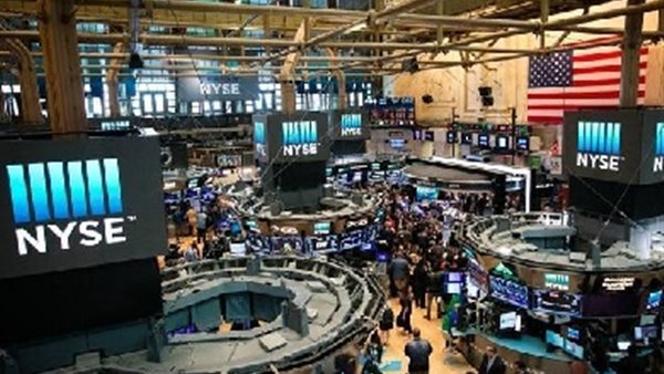 تراجع الأسهم الأمريكية في مستهل التعاملات