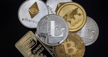 تراجع العملات المشفرة بقيادة “بيتكوين” بعد صعود قوى مدفوع بالتنظيمات الأمريكية