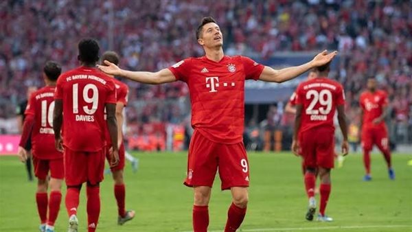 تقرير: بايرن في سباق مع تشيلسي للتعاقد مع تشافي سيمونز لاعب لايبزج