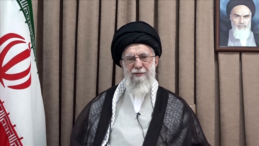 خامنئي: قادرون على توجيه ضربات أقوى لأمريكا وإسرائيل