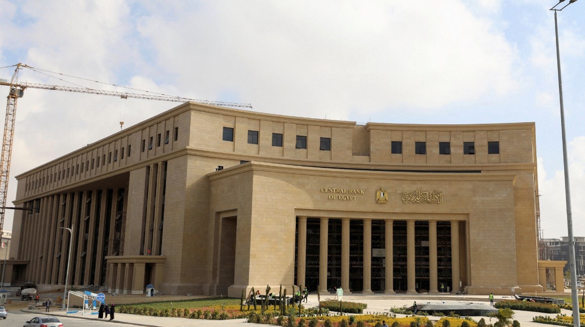 خلال 11 شهرًا.. قفزة في تحويلات المصريين بالخارج تلامس 70%