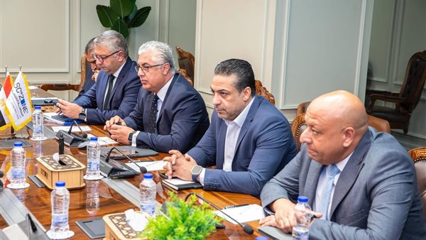 رئيس اقتصادية القناة يستقبل وفدًا تجاريًا صينيًا رفيع المستوى من عدة مقاطعات