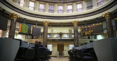 صعود مؤشرات قطاعات بالبورصة بجلسة الإثنين باستثناء التجارة والمنسوجات