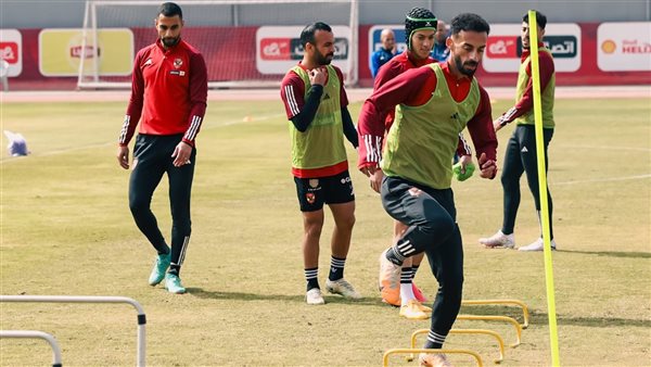 عاجل.. الأهلي يستعد لإعلان انتقال لاعبه للدوري السعودي بشكل نهائي