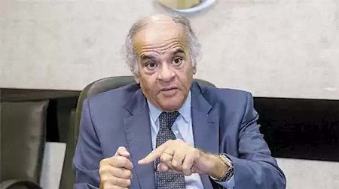 عباس: جون إدوارد المسؤول الأول عن صفقات الزمالك