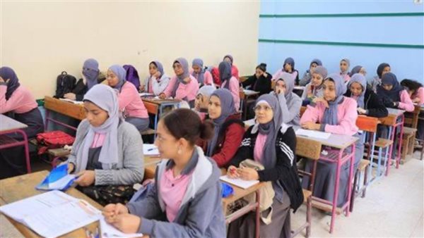 فتح باب الاختيار بين البكالوريا والثانوية العامة.. الوزارة تحدد الموعد