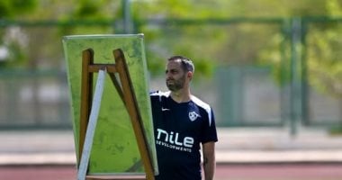 فيريرا يلقي محاضرة فنية على لاعبى الزمالك قبل مواجهة دجلة وديًا
