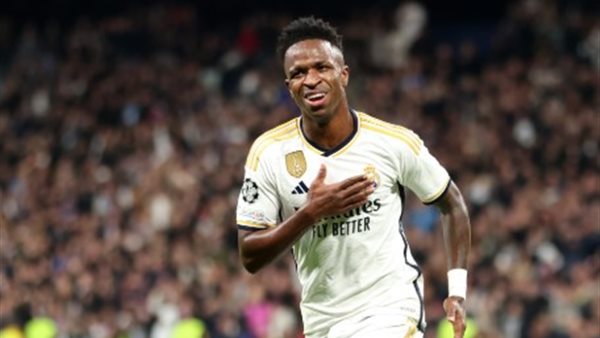 فينيسيوس يتمسك بمساواة راتبه بمبابي.. وريال مدريد لا يستبعد البيع في حال تعثرت المفاوضات