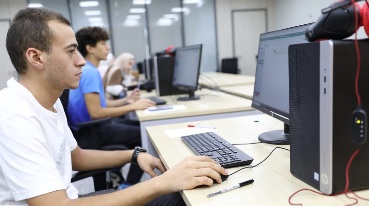 قبل ظهور نتيجة الثانوية العامة.. إليك قائمة الجامعات والمعاهد المعتمدة